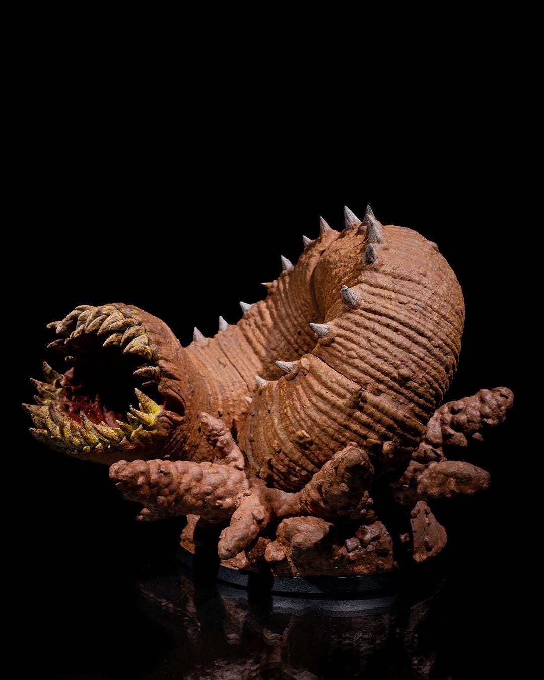 Sand Worm Monster w/ base