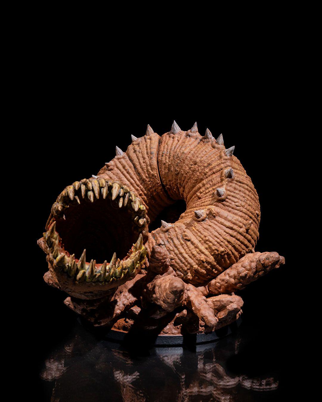 Sand Worm Monster w/ base
