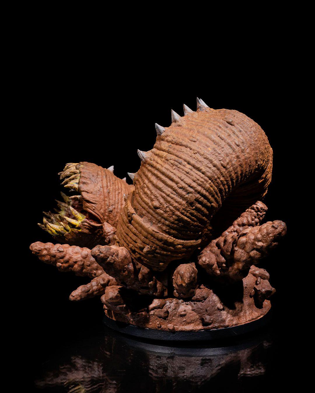 Sand Worm Monster w/ base
